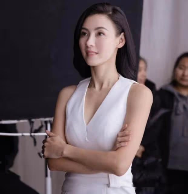 51歲王菲身材，40歲張柏芝身材，網友：謝霆鋒到底怎麼想