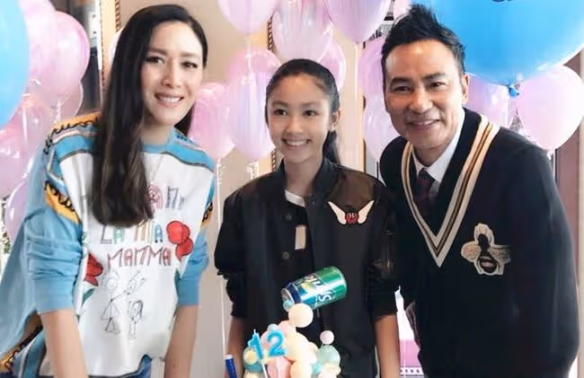 任達華17歲女兒被懷疑談戀愛,與小鮮肉同行照曝光!老爸親自回應