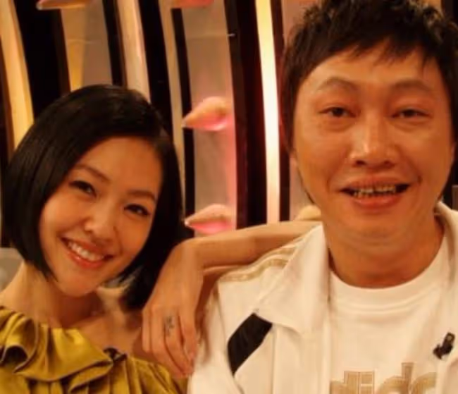 宣布離婚4個月!53歲男星開心自曝將有新戀情,曾揚言要追回前妻