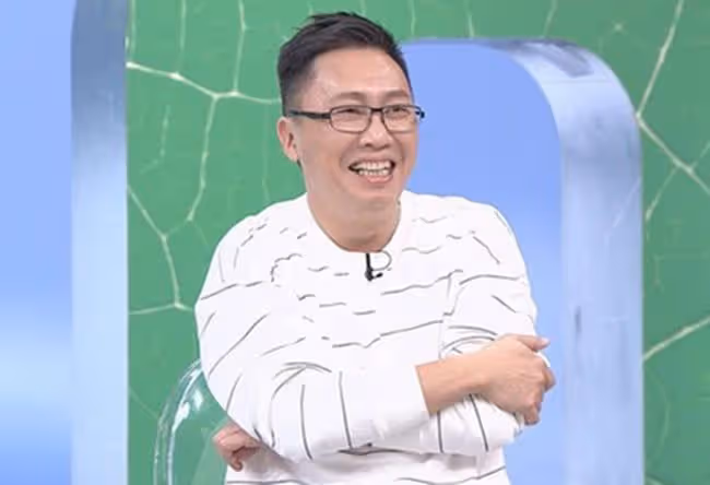 宣布離婚4個月!53歲男星開心自曝將有新戀情,曾揚言要追回前妻