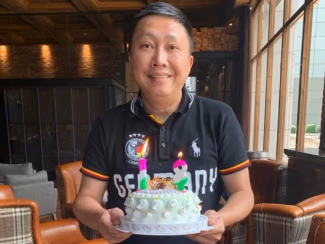 宣布離婚4個月!53歲男星開心自曝將有新戀情,曾揚言要追回前妻