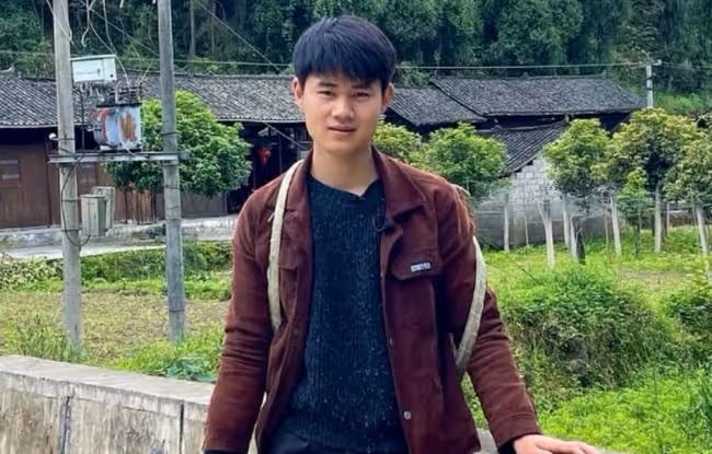 農村小伙輟學供姐姐讀大學，拍視頻成百萬網紅，是真窮還是作秀