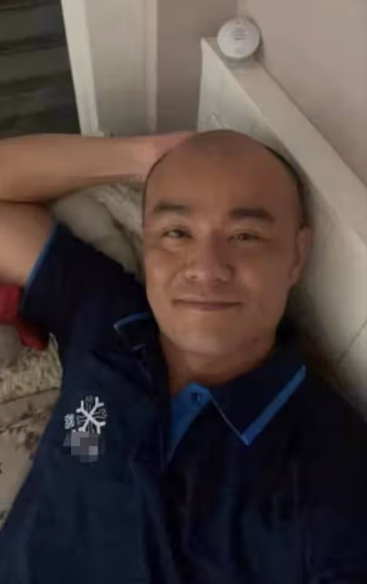 40歲男星轉行當維修工!穿舊衣搬重物修空調,自稱認真過生活就好