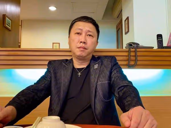 54歲男星自曝新戀情!結婚6年無子離婚僅4個月,曾放話要追回前妻