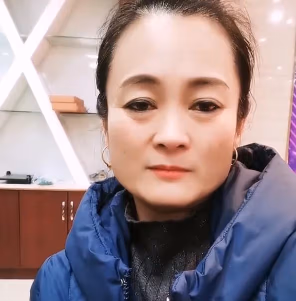 陳亞男首次接受採訪,哭訴離婚事件始末滿臉委屈,媽媽發視頻力挺