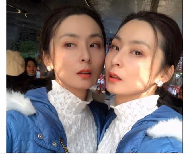 有愛!中國跳水女神曬與全紅嬋合照,手拿玩偶不忘對著鏡頭比耶