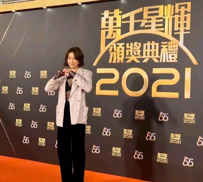 tvb紅毯太讓人意外了?謝娜真的變了?新年第一個驚訝是金晨給的?