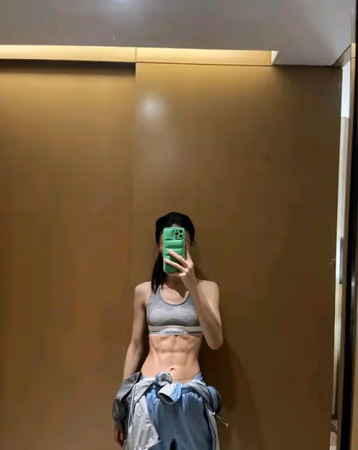 tvb紅毯太讓人意外了?謝娜真的變了?新年第一個驚訝是金晨給的?