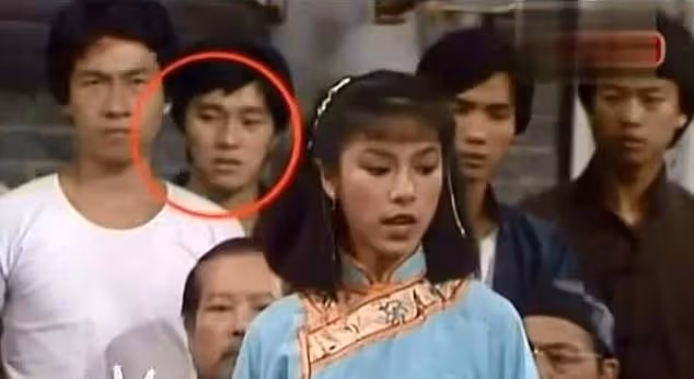 星爺龍套生涯!周星馳跑過的龍套有多少?看看你知道幾個