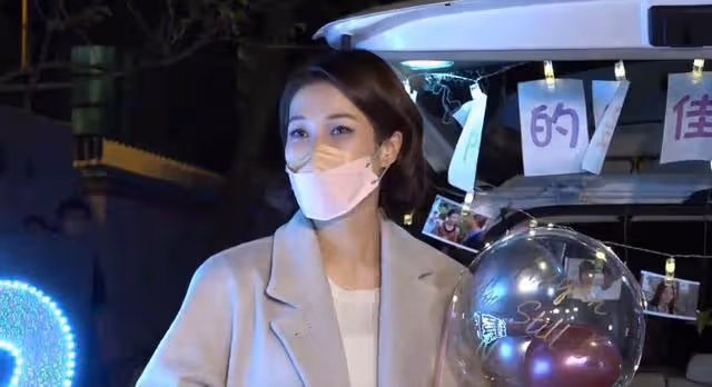 離譜!鍾嘉欣再陪跑無緣TVB視後,網友鬧爆:下次別忽悠她拍戲了
