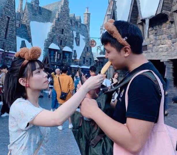 23歲女星宣布離婚!結婚僅1年被曝出軌,前夫仍不舍稱想重新追求