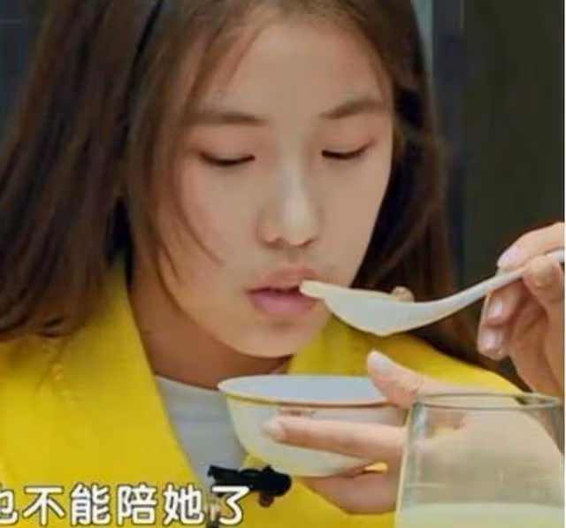 遼寧巨嬰劉思琦:16歲吃飯靠人喂,每天開銷過萬,如今過得怎麼樣