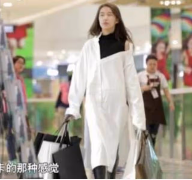 遼寧巨嬰劉思琦：16歲吃飯靠人喂，每天開銷過萬，如今過得怎麼樣