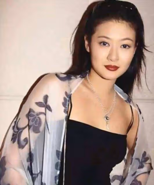 陳寶蓮：留下滿月的兒子，從24樓縱身跳下，是誰把她逼上了絕路？