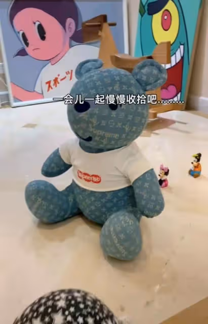 奧運冠軍何姿曬西安隔離生活,大牌玩具擺滿屋,4歲女兒活成公主