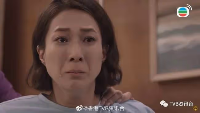 TVB萬千星輝|鍾嘉欣加拿大回港爭獎失敗 陪跑10次仍失落視後