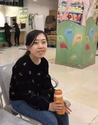 為了劉德華,逼得父親賣腎、賣房、甚至跳海,追星給她帶來了什麼