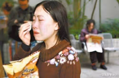 為了劉德華,逼得父親賣腎、賣房、甚至跳海,追星給她帶來了什麼