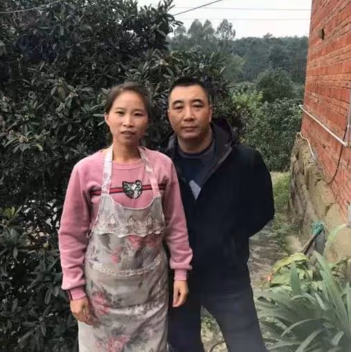 從村婦晉升頂流網紅，被白岩松誇讚，蜀中桃子姐到底什麼來頭？