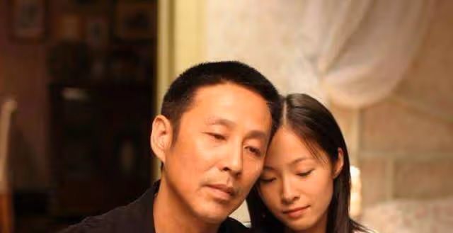 讓孫紅雷一直念念不忘,和陳道明同居,後來她和61歲的丈夫結了婚