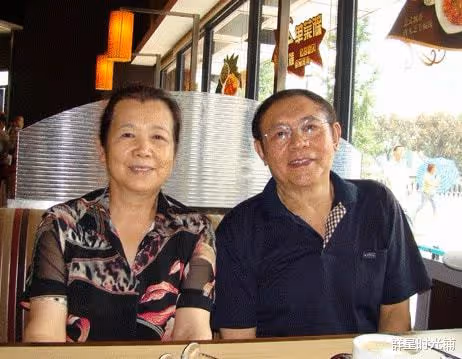 李文玲:和鄒赫威恩愛半輩子,77歲還在演戲,女兒鄒雪是她的驕傲