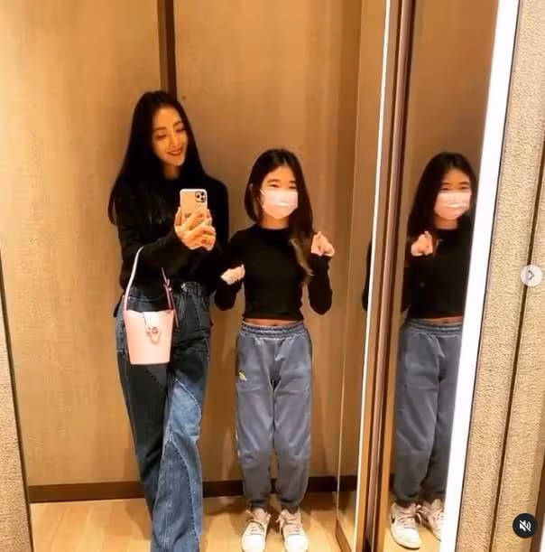 曹格女兒近照大變樣,11歲Grace穿露臍染黃髮,身材比例太優越