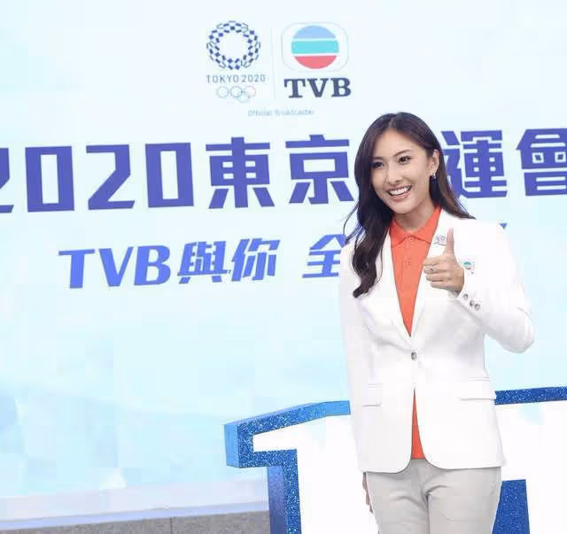 26歲TVB主持人官宣結婚！低調嫁給美日混血老公，當眾熱吻好幸福