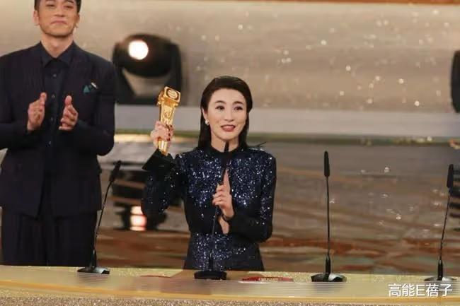 不滿老同學林夏薇被嘲TVB最水視後,陳曉深夜怒懟網友