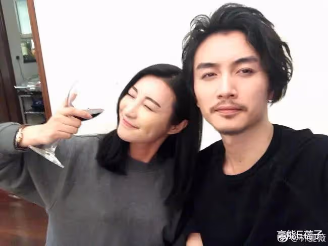 不滿老同學林夏薇被嘲TVB最水視後,陳曉深夜怒懟網友
