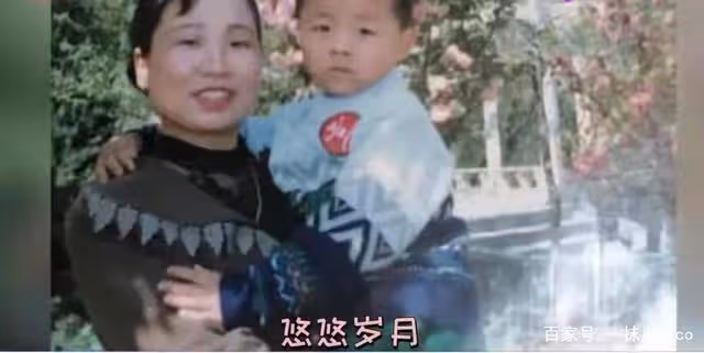 郭威小時候照片:不是長工,杜新枝郭希寬真的把他當作自己的兒子