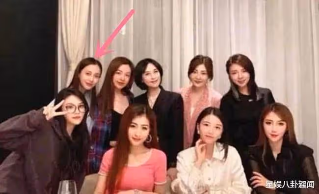 在有錢人面前,明星有多卑微?女星們還不算什麼,李連杰最可笑