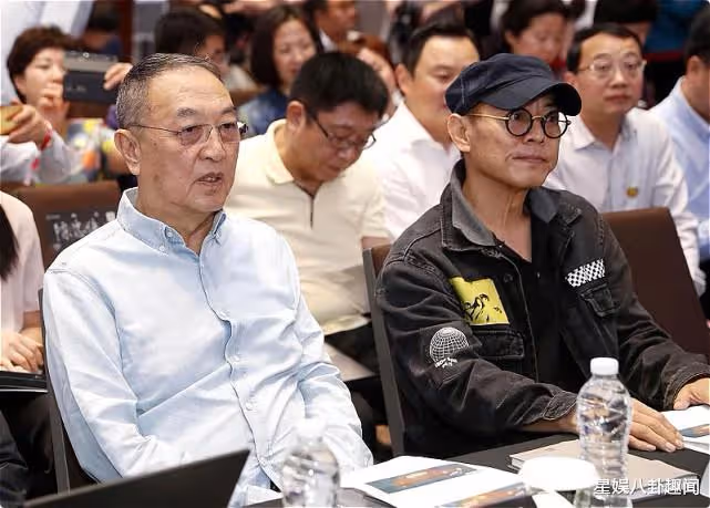 在有錢人面前,明星有多卑微?女星們還不算什麼,李連杰最可笑