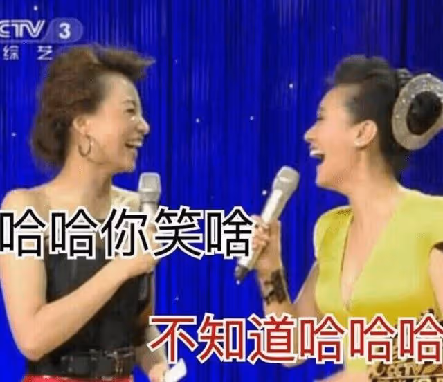 她是著名歌唱家，國家一級演員，上過12次春晚，丈夫背景不一般