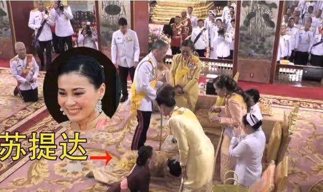 王后氣場有多強大?給三位公主跪拜無一人回應,她仍然一臉笑容