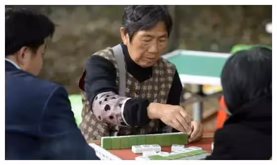 下了夜班婆婆問我為啥沒給家人買早餐,第二天我和老公去了民政局