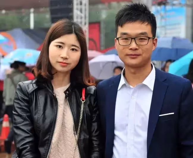 女友每次都搶著買單,我無奈詢問,她:我怕分手後你找我算帳