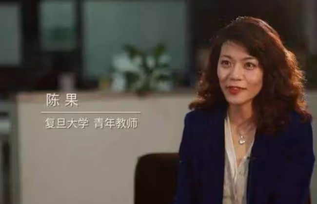 從復旦女神陳果，到法外狂徒羅翔，"公知"為何都逃不過人人喊打？