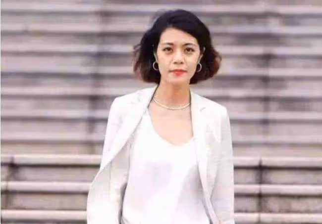 從復旦女神陳果，到法外狂徒羅翔，"公知"為何都逃不過人人喊打？