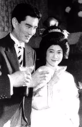 江利智惠美和高倉健:負氣離婚,一生無子無女,帶著遺憾相繼去世