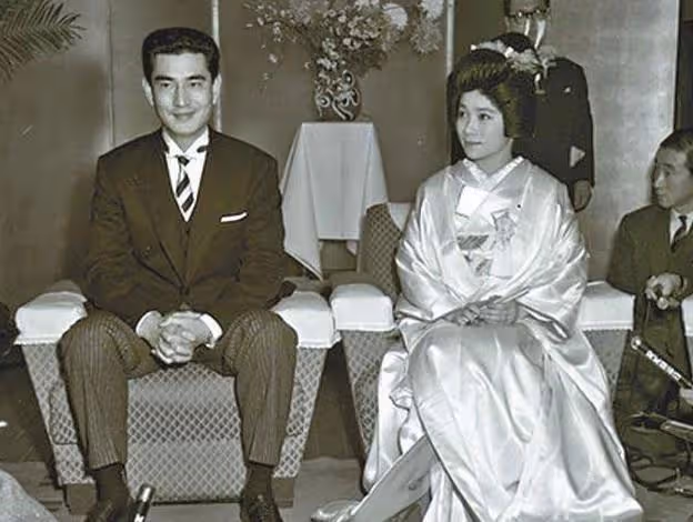 江利智惠美和高倉健:負氣離婚,一生無子無女,帶著遺憾相繼去世