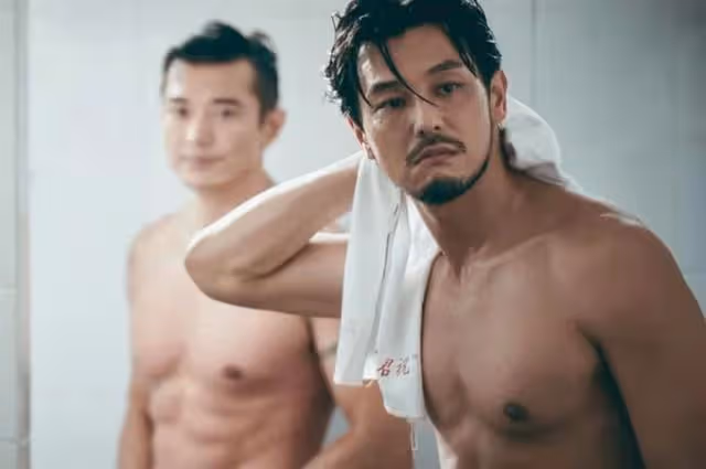 敬業!香港知名男星受重傷仍繼續拍戲,三根肋骨爆裂直言快要休克