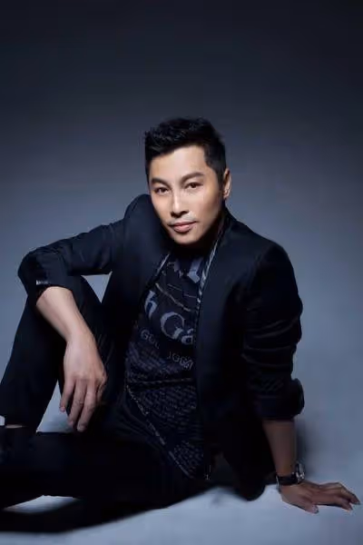 敬業!香港知名男星受重傷仍繼續拍戲,三根肋骨爆裂直言快要休克