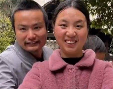 攤牌了?牛愛芳首次公開團隊成員,坦言繼續玩下去帳號可能會廢