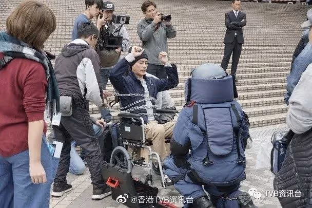 被五花大綁於輪椅!黃宗澤忍屎忍尿不敢動