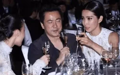 「京城皇帝」王中磊的商業帝國:泡遍華誼女星,後宮佳麗三千