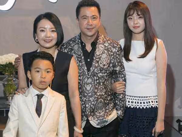 「京城皇帝」王中磊的商業帝國：泡遍華誼女星，後宮佳麗三千