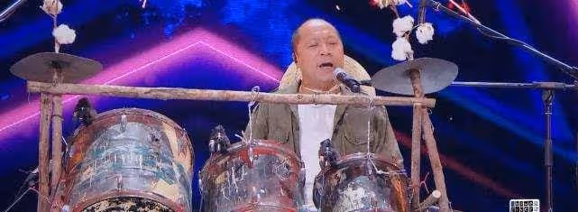 魷魚哥:讓謝霆鋒驚呼,夜市一年狂賣500萬,他憑啥火爆網絡?