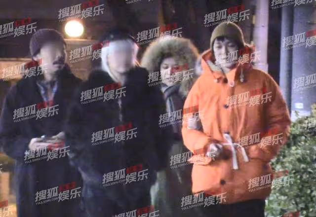馬思純與男友秀恩愛,挽手回家疑同居,男方不戴口罩隨地吐痰遭批