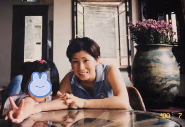 61歲歌手曾為劈腿未婚夫還債,孩子未出生被詛咒,挺孕肚慘遭拋棄