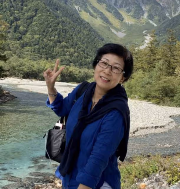 61歲歌手曾為劈腿未婚夫還債,孩子未出生被詛咒,挺孕肚慘遭拋棄